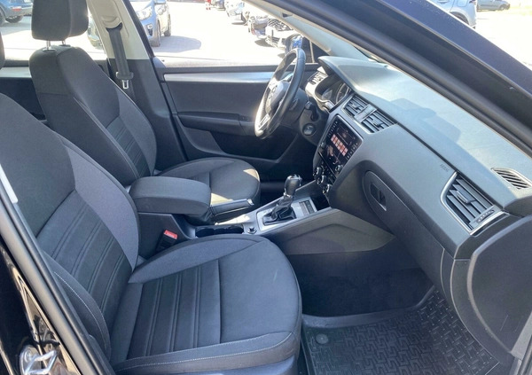 Skoda Octavia cena 72900 przebieg: 78671, rok produkcji 2019 z Starogard Gdański małe 301